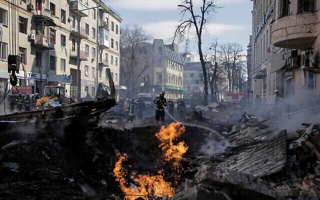 الحرب الروسية.. حكايات المدنيين في أوكرانيا من تحت القصف والحصار