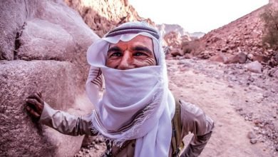 "درب سيناء" خليط من السحر والطبيعة.. عندما يراهن البدو على وجهة للمشي في مصر