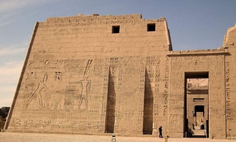 معبد هابو.. أحد أفخم المعابد الجنائزية أثاثًا ونقشاً في مصر القديمة