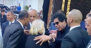 بالصور....وزراء ونواب وسياسيون ورجال أعمال يقدمون واجب العزاء في وفاة محمود بكرى