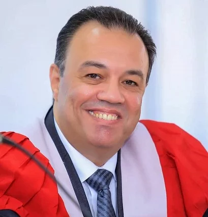 أ.د. صالح محمد صالح أستاذ التربية العلمية بكلية التربية والعميد الأسبق لكلية التجارة جامعة العريش