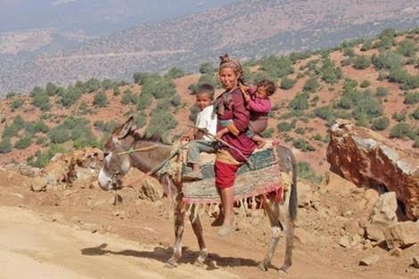 المرأة البدوية في المغرب.. وإليك أسلوب حياتها 