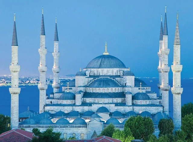 الجامع الأزرق في تركيا معلمًا رائعًا يجمع بين الفن والتاريخ والثقافة