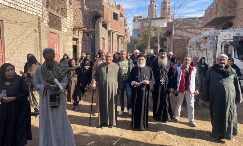 بالصور ..اقبال كثيف بلجان قرية منهرى بابوقرقاص