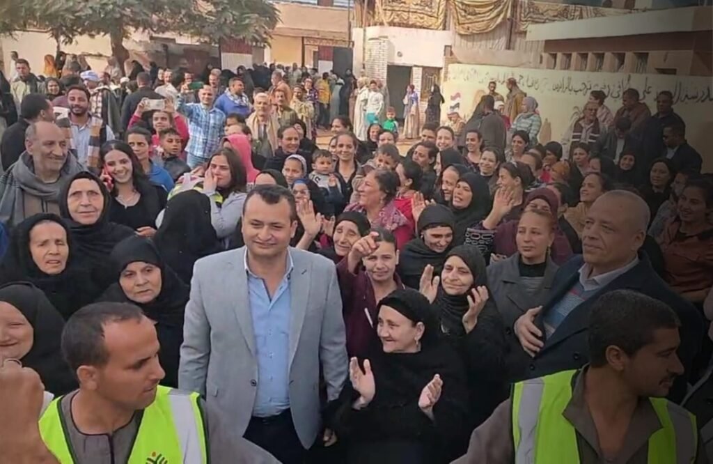 بالصور ...إقبال جماهيري كبير من أهالي أبوقرقاص على الانتخابات الرئاسية في ثاني أيامها.