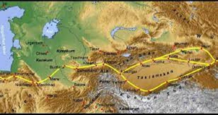 من العصر الهليني إلى الساسانيين: كيف تطورت طريق الحرير بين الشرق والغرب؟