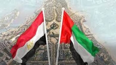 السوق الموازي يتراجع: الصفقة الإماراتية تعيد الأمل للاقتصاد المصري