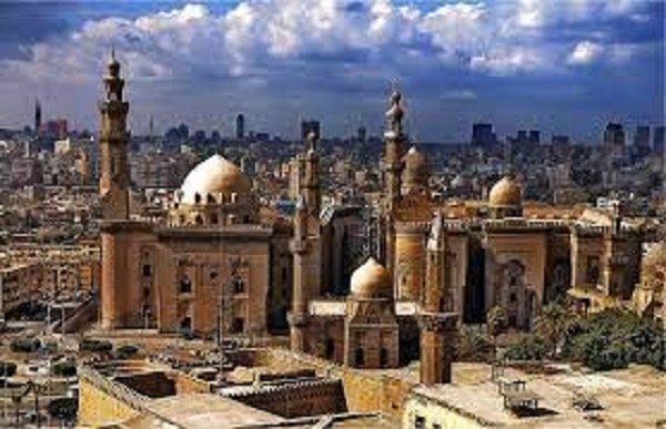 جامع السلطان حسن: عبقرية الفن المعماري الإسلامي في قلب القاهرة