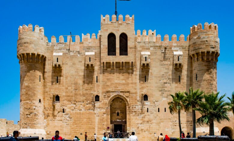 قلعة قايتباي: معلم سياحي تاريخي في الإسكندرية