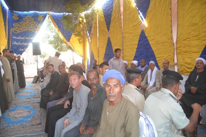 طقوس العزاء في المنيا: تعبير عن الوحدة والتلاحم الاجتماعي