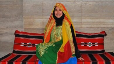 الزي الخليجي التقليدي: رمزية الألوان والتطريز في المجتمعات البدوية