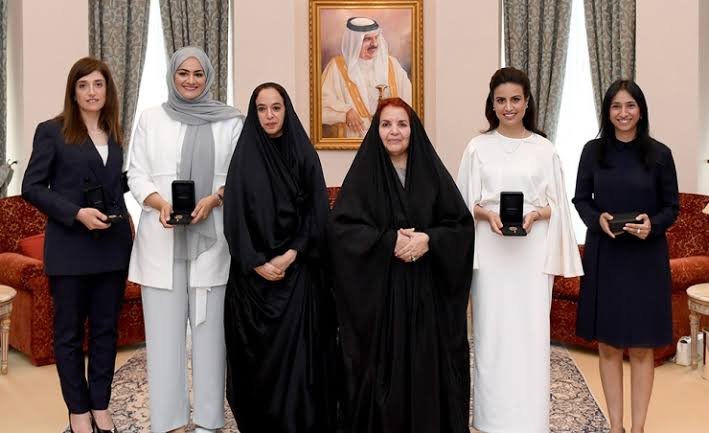 المرأة البحرينية: صعود متواصل في مواقع القرار السياسي والاقتصادي