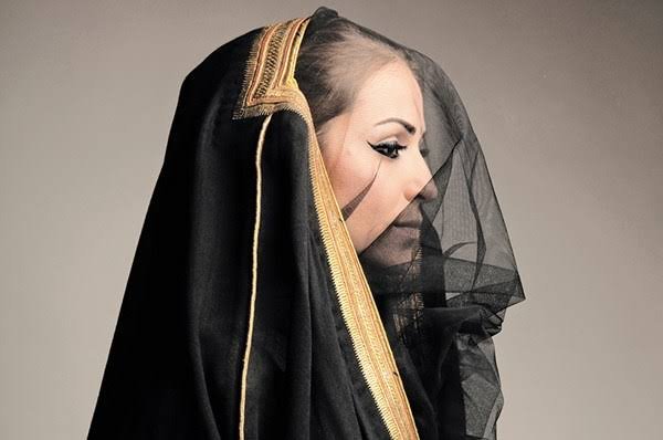 العباءة البدوية.. رداء الأصالة والكرامة في حياة القبائل العربية