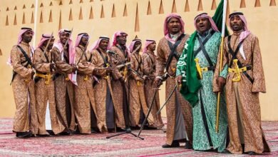 رقصة السيف.. طقس قبلي يرمز للقوة والوفاء