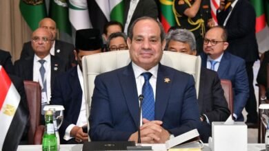 السيسي يرسم خطوطًا حمراء لإسرائيل في قمة الدوحة.. ومحللون: خطاب تاريخي يعيد تعريف الأمن القومي العربي
