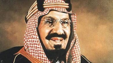 الملك عبد العزيز آل سعود: زعيم قبلي أسس دولة ووحد الجزيرة العربية