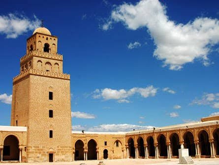 مدينة القيروان: عاصمة الفتح الإسلامي ومنارة الحضارة في المغرب العربي