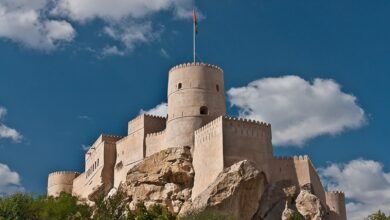 حصن نخل في سلطنة عمان.. شاهد على التاريخ ومزار سياحي يجذب الزوار من كل أنحاء العالم