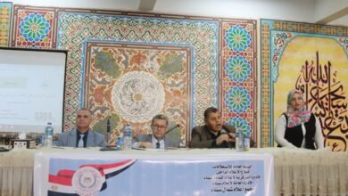 إعلام شمال سيناء: دعوة لتسويق منتجات المدارس الفنية إلكترونيًا وتحفيز الطالبات على الإنتاج