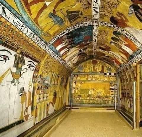 رحلة الشمس في الحضارة المصرية القديمة  رمز الخلق والبعث والخلود