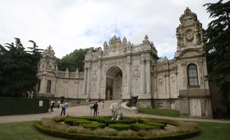 قصر دولمة بهجة