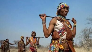 طقوس الصيد والرقص الروحي.. عادات تتحدى الزمن لدى قبيلة سان