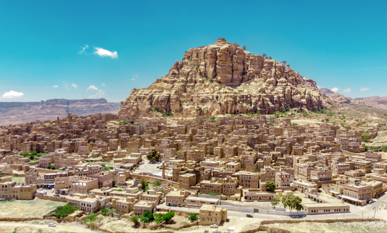 عادة كسر السلاح لاعلان البراءة من الدم لدى قبائل شمال اليمن