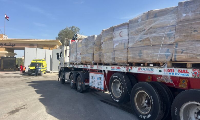 القافلة الإماراتية رقم 300 تعبر إلى كرم أبو سالم تمهيدًا لدخولها غزة ضمن «الفارس الشهم 3»