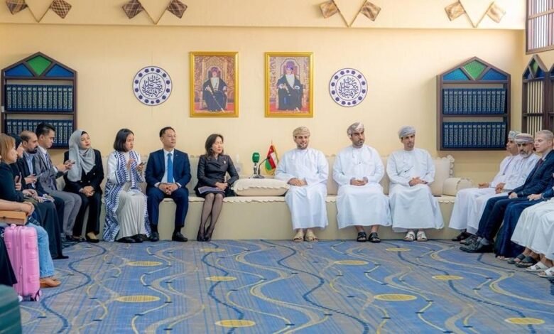 عُمان وتايلاند تبحثان تعزيز التعاون فـي مجال صناعة المأكولات البحرية