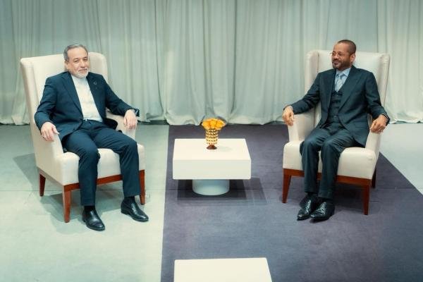 وزير خارجية عُمان يدعو لتجنيب المنطقة ويلات الحروب والسفارة العُمانية بجنيف تستضيف الجولة الثانية من المباحثات بين إيران وأمريكا