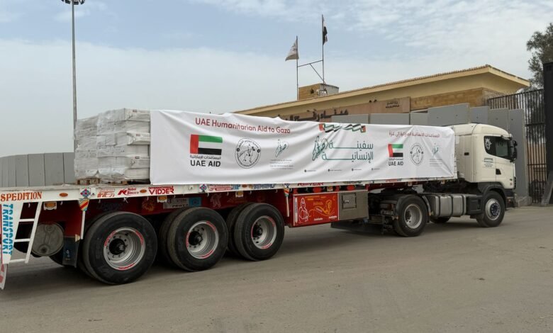 وكالة الإمارات للمساعدات الدولية تدفع بقافلة جديدة إلى غزة عبر معبر كرم أبو سالم