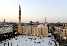 مسجد الحسين بالقاهرة.. روحانية التاريخ ووجهة الزائرين في ليالي رمضان