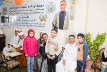 المهندس أيمن حافظ عفره يكرم أطفالًا لحفظهم النسب النبوي الشريف