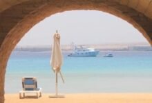 شاطئ سهل حشيش في الغردقة... روعة البحر الأحمر وهدوء الرمال الذهبية