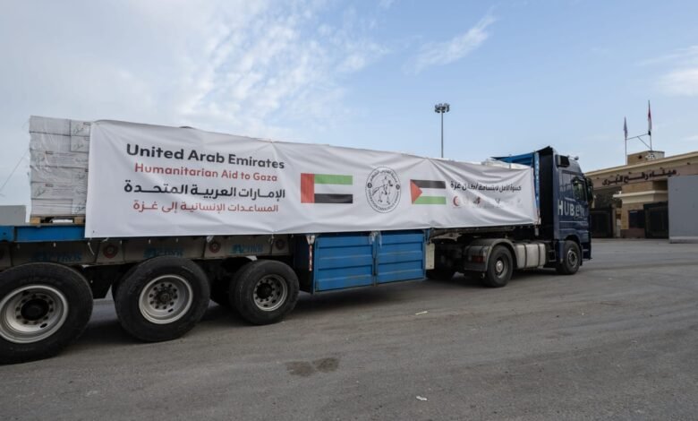 بدعم وكالة الإمارات للمساعدات الدولية: «كسوة الأمل» تعبر إلى غزة حاملة 270 طنًا من ملابس الأطفال ضمن قافلة إماراتية إنسانية جديدة