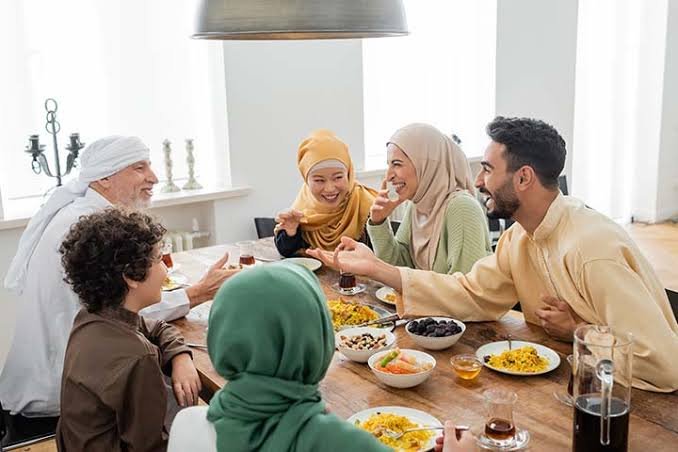 الزيارات العائلية في الأعياد.. تقليد عربي يحافظ على الروابط الاجتماعية