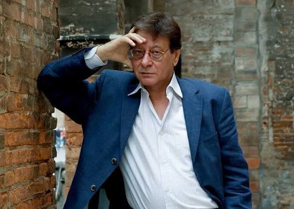 محمود درويش.. شاعر القضية الفلسطينية وملهم الأجيال