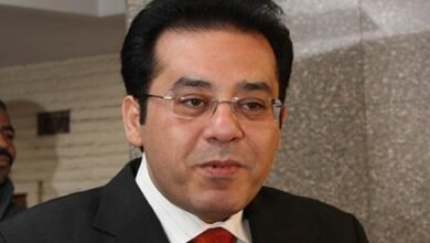 فضيحة سياسية مدوية: الهارب أيمن نور في قلب عاصفة غضب بعد لقاءات مشبوهة بفرنسا ودعوات للتطبيع