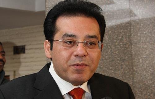 فضيحة سياسية مدوية: الهارب أيمن نور في قلب عاصفة غضب بعد لقاءات مشبوهة بفرنسا ودعوات للتطبيع