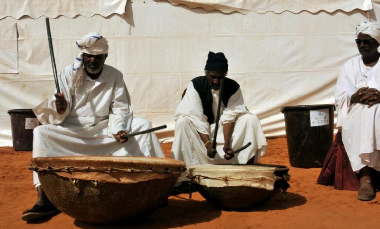 الطبلة السودانية.. طقس نسائي يختزل الفرح ويجسد قوة الروابط الاجتماعية