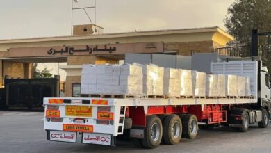 إسرائيل تغلق معبر رفح الفلسطيني والهلال الأحمر المصري يرسل 4,945 طن مساعدات عاجلة