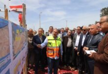 كامل الوزير ومحافظ شمال سيناء يتفقدان الطريق الدولي الساحلي ويتابعان أعمال التطوير الجارية