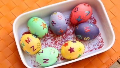 تلوين البيض في شم النسيم.. رمزية الحياة المتجددة في طقس مصري عريق