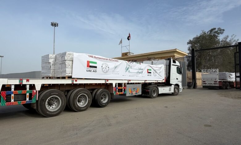 قافلة إماراتية ضخمة بـ53 طناً من المساعدات الطبية تدخل غزة لدعم القطاع الصحي بدعم وكالة الإمارات للمساعدات الدولية