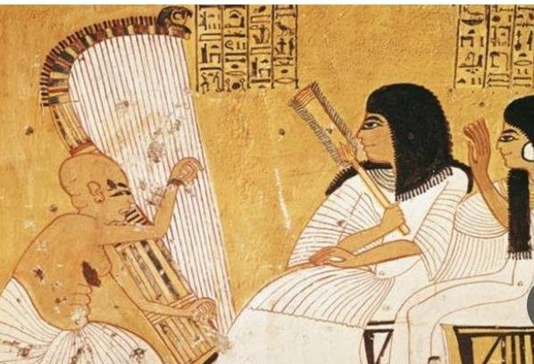 ​(الهارب) قيثارة السماء التي عزفت أولى الألحان من قلب مصر القديمة