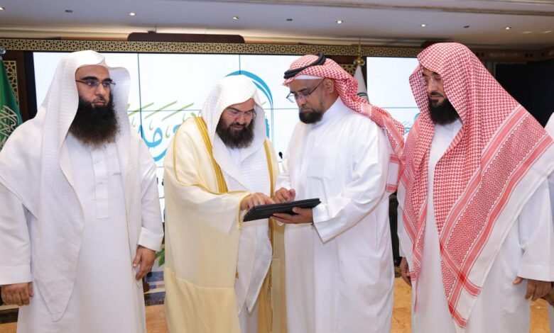 السديس يقف على إستعدادات الرئاسة بالمسجد النبوي ويدشّن الخطة التشغيلية للحج