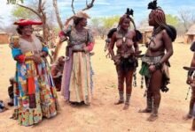 قبيلة الهيمبا نساء الصحراء الأحمراء وحياة البساطة