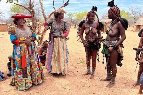 قبيلة الهيمبا نساء الصحراء الأحمراء وحياة البساطة