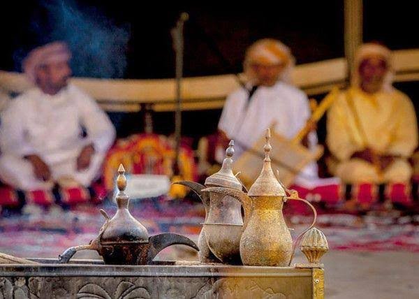 عادة الضيافة البدوية في الأردن.. رمز الكرم المتجذر في الثقافة العربية