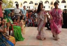 “الزفة العدنية” في جنوب اليمن.. موكب العرس الذي يحول الشوارع إلى مسرح للفرح